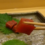 鮨 いとう - 大間鮪中トロづけ。リフト(^-^)/