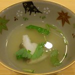 鮨 いとう - 鮃のお吸い物。味付けは塩のみ。
