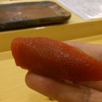 鮨 いとう - 赤身づけ。真ん中の部位。リフト(^-^)/