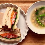 カマクラ 24セッキ - 蔵つき麹種パンで作るシノワ(ベジミート）サンドと自然栽培野菜・ミレット・お豆のスープセット