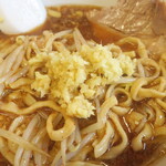 ラーメン二郎 - ここでショウガ混合♪