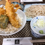蕎麦処 マルホン - 天丼セット。麺は更科？の細麺です。