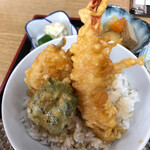 蕎麦処 マルホン - もちもちタイプの天ぷらが旨い！