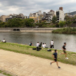 Nagamegawa Pontochou Hana - 川床から見た鴨川河縁