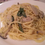 きのこと生クリームのパスタ