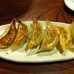 餃子処三日月 - 焼餃子　ニラ・ニンニクなし　350円