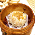 精作名菜軒 湘坊 - 蒸籠に入ったシューマイは味噌風味かな。肉汁たっぷりでまろやか