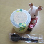 おやつ カフェ ニコプラス - カラメルソースは別添え