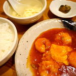中国彩菜雁 - 「菜」（980円）の一部。ご飯・スープ・エビチリ