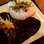 豚のさんぽ - 数量限定『贅沢定食』(税抜き1400円)の黒部ダムカレー