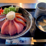 浜焼き 海王 - 鰹の欲張り丼/1,430円