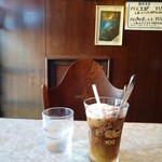 小公子 - アイスウィンナーコーヒー 550円　／　大山登山の帰りに寄りました。コーヒー飲みながらホッとひと息。静かな店内落ち着きました。