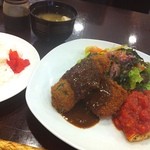 やなぎ - ランチ
ピーマンの肉詰めフライとさわら