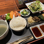 Itou Kachou - ランチDセット (牛ハラミ・豚カルビ) 肉増量(＋500円)