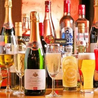 飲み放題はスパークリングも含む100種類ご用意で幹事様も安心