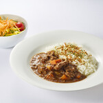 Four point curry with salad