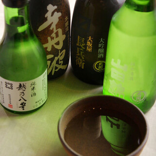 こだわりの「地酒」や「焼酎」が料理の味を一層引き立てます。