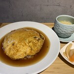 旬華 なか村 - 自家製叉焼と黄ニラ・九条ネギの天津飯