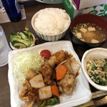 家庭料理居酒屋 よってって - ♪すどり定食 ¥500