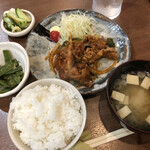 家庭料理居酒屋 よってって - ♪豚肉のケチャップ炒め定食 ¥500
