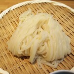 天盛りうどん ゆうじ - うどん キンキンに冷えてます