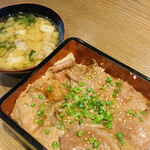 神楽坂肉寿司 - 炙り和牛カルビ重