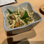 神楽坂 今井屋本店 - 鶏皮とオニオンのポン酢和え