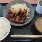 Karayama - やきとり定食¥649-