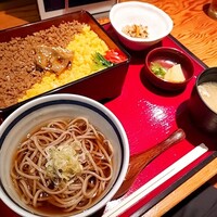 神楽坂 鴨匠 - ■鴨そぼろ重定食