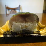 スシロー - ハーフとろ鯖押し寿司