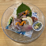 かもめ食堂 - 刺し身の盛合せ
