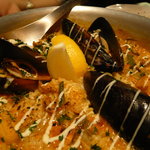 ラブラドーラ - ウニとムール貝のパエリア