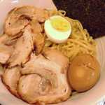 さいたま屋 - 付け麺（大）＋サービス味玉＋味玉代わりのチャーシュー追加￥５００＋１００