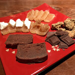 泡盛倉庫 - 冬瓜漬(謝花きっぱん店)と黒糖アラカルト