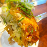 広島焼 勝成 - 麺もキャベツもたっぷりで、ボリュームあります
イカの存在感もさすがです