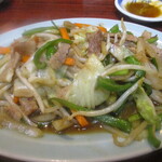 丸千葉 - 肉入り野菜いため。町中華も裸足で逃げ出す味。