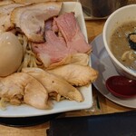Menshouwa - 濃厚鶏白湯にぼしつけ麺(850円)＋DX（450円）＋大盛（100円）