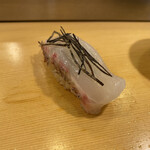 Okei Sushi - 鯛の塩昆布のせ