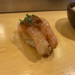 おけい鮨 - 甘海老の頭味噌のせ