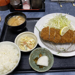 港や - ロース定食（1,000円）