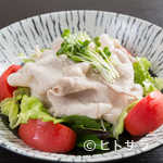 Kakure Kuukan Zen - 地元の銘柄豚・あぐーをバラエティー豊かな調理法で楽しめる『あぐー料理〜豚しゃぶサラダ』　