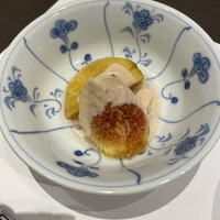 うなぎ処 山道 - 小鉢はイチジクのゴマダレがけ