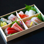 Assorted sashimi