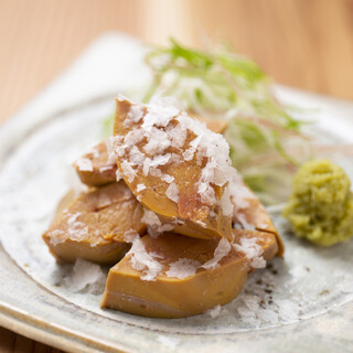 それぞれの鶏肉の特徴を生かしたサイドメニューも充実