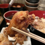 炭火焼鳥　つくね屋 - カリッとあがった唐揚げです