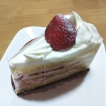 パティスリー エルブランシュ - 苺のショートケーキ
