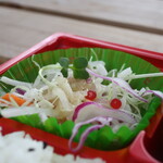 Ganso Obentou No Hatta - 海藻プチビーズ、キャベツ、紫キャベツ、大根、人参、貝割菜のサラダ