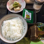 ココット - ご飯・高野と小松菜の煮物・漬物