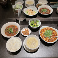 廣東料理 民生 ヒルトンプラザウエスト店 - 