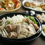 神戸焼鳥 ゆう成 - 生姜、ニンニク、お野菜たっぷりで煮込んだコラーゲンたっぷりのスープで作る鶏塩鍋♪健康と美容に♪おすすめです。